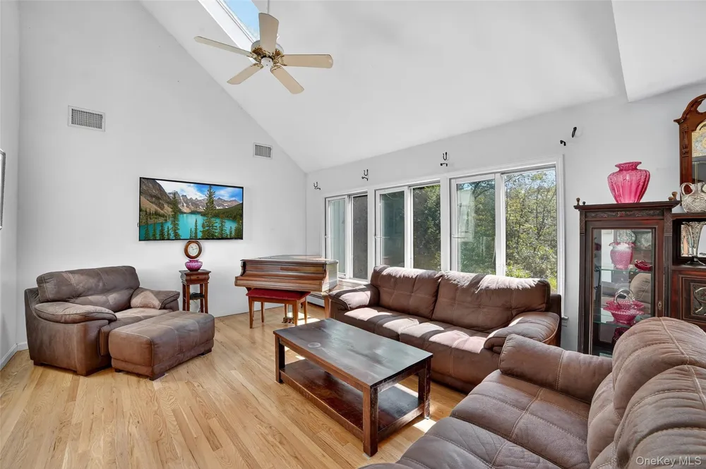 986 Cliff Avenue Yorktown Heights, NY 10598