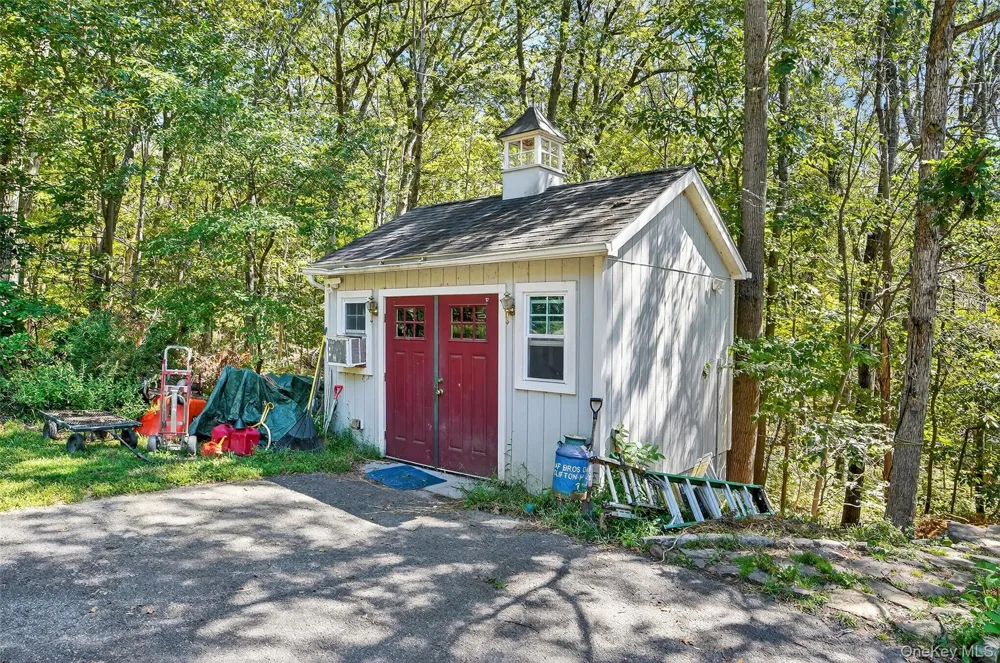 986 Cliff Avenue Yorktown Heights, NY 10598