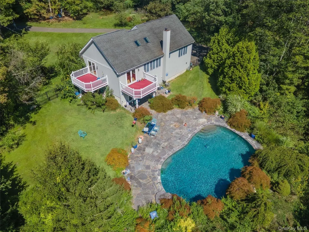 986 Cliff Avenue Yorktown Heights, NY 10598