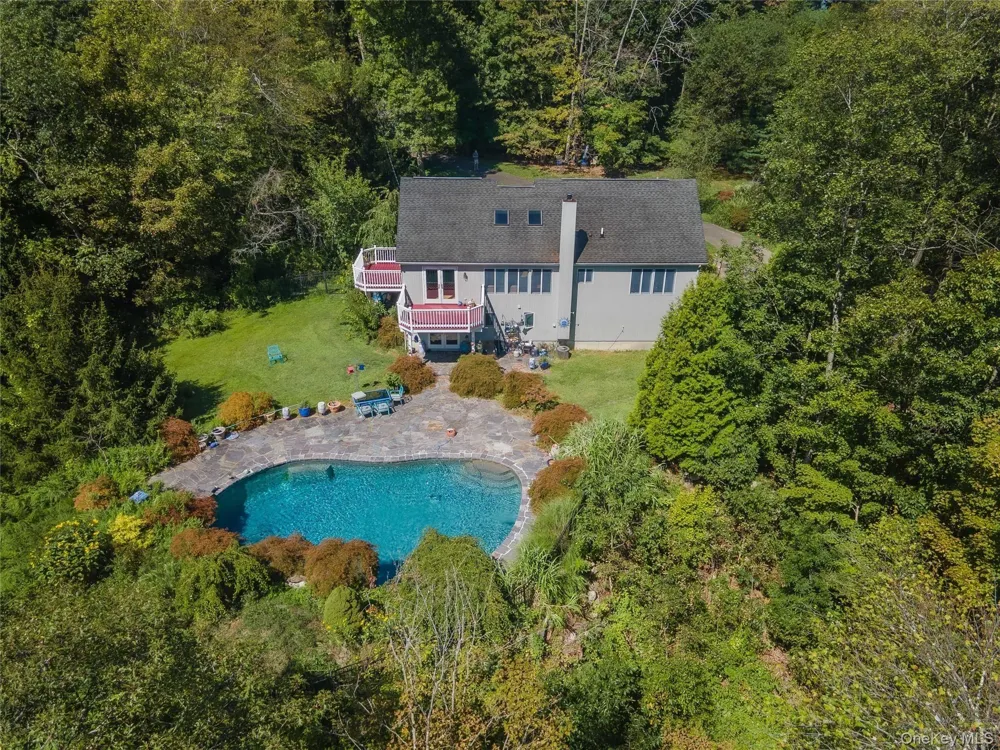 986 Cliff Avenue Yorktown Heights, NY 10598