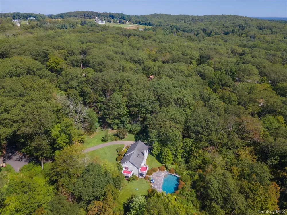 986 Cliff Avenue Yorktown Heights, NY 10598