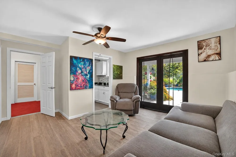 986 Cliff Avenue Yorktown Heights, NY 10598