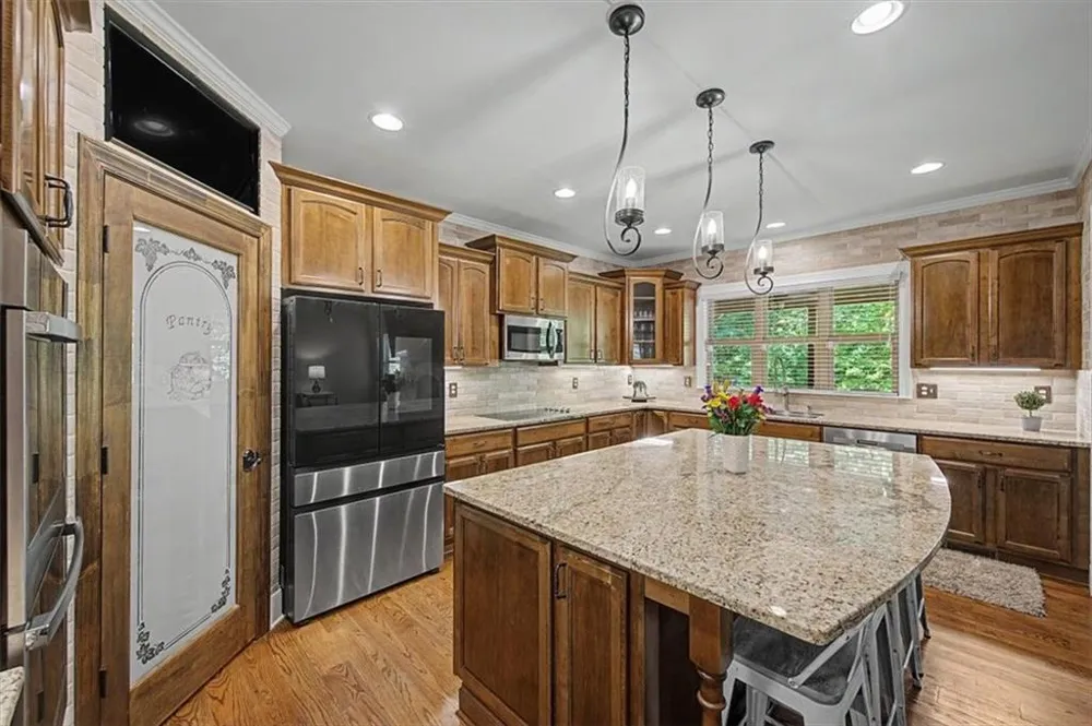 711 Upper Burris Road Canton, GA 30114
