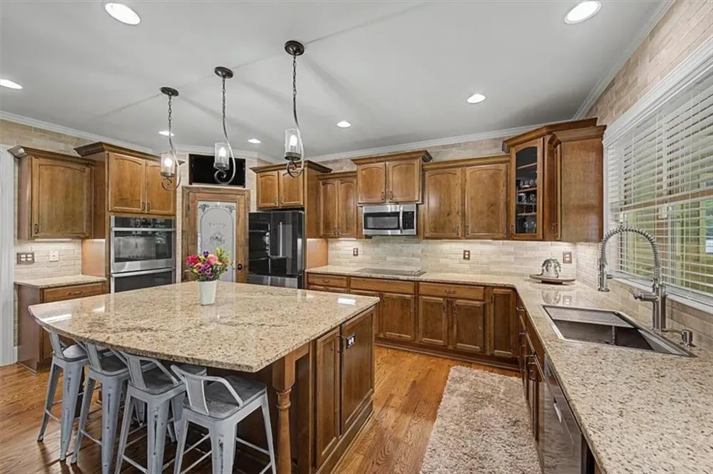 711 Upper Burris Road Canton, GA 30114