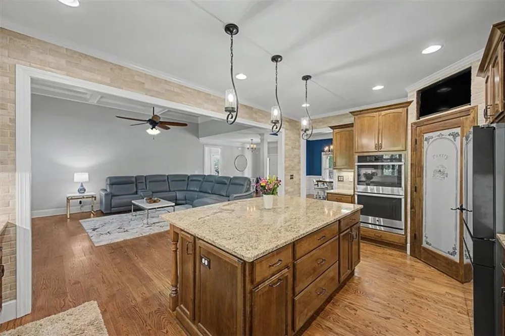 711 Upper Burris Road Canton, GA 30114