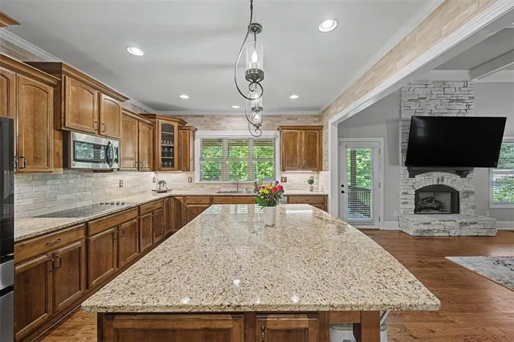 711 Upper Burris Road Canton, GA 30114