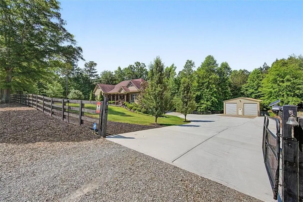 711 Upper Burris Road Canton, GA 30114