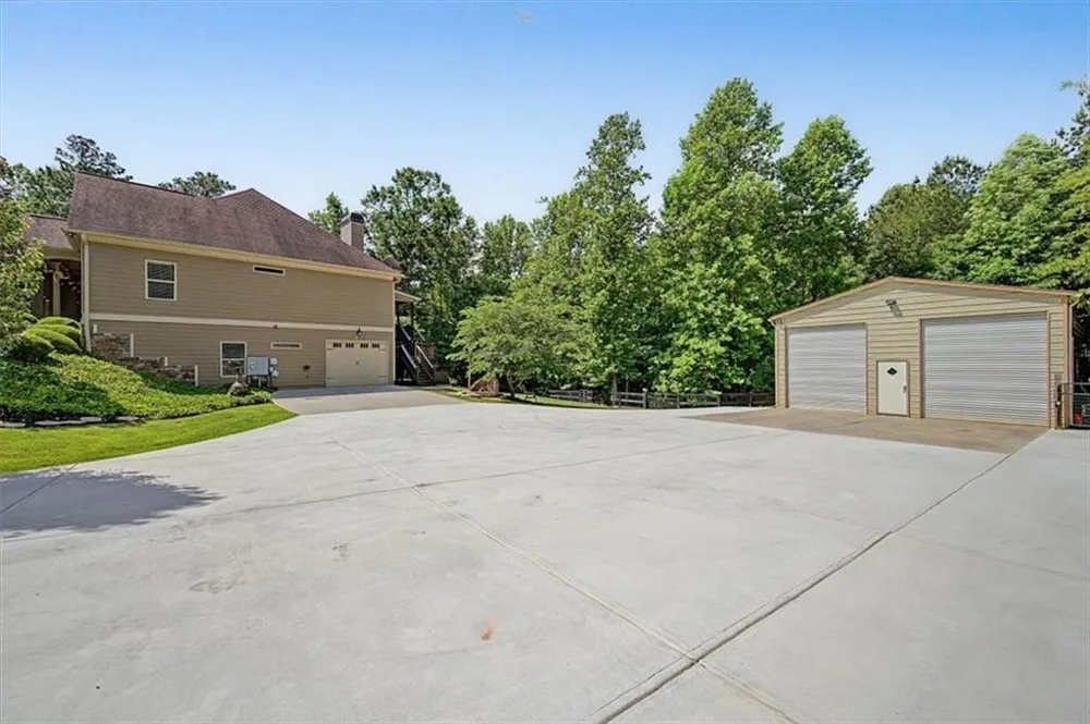 711 Upper Burris Road Canton, GA 30114