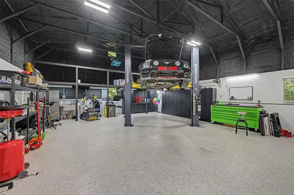 711 Upper Burris Road Canton, GA 30114