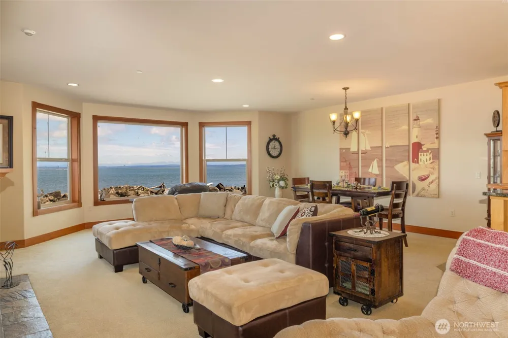 743 Neddie Rose Drive #207 Westport, WA 98595