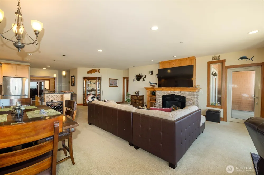 743 Neddie Rose Drive #207 Westport, WA 98595
