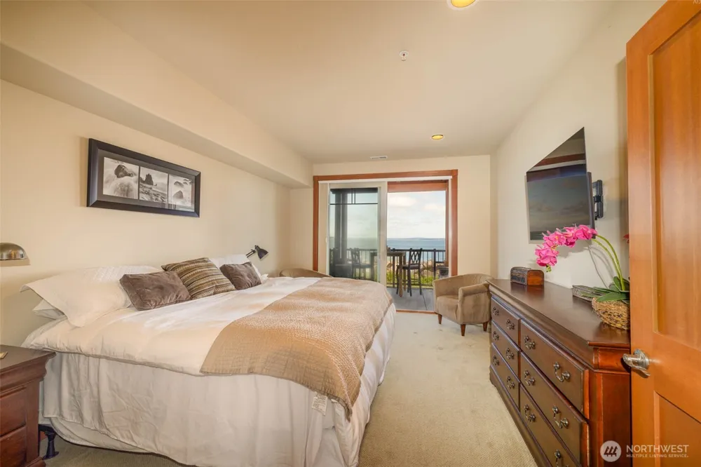 743 Neddie Rose Drive #207 Westport, WA 98595