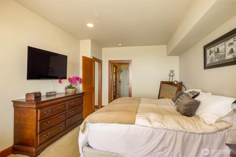 743 Neddie Rose Drive #207 Westport, WA 98595