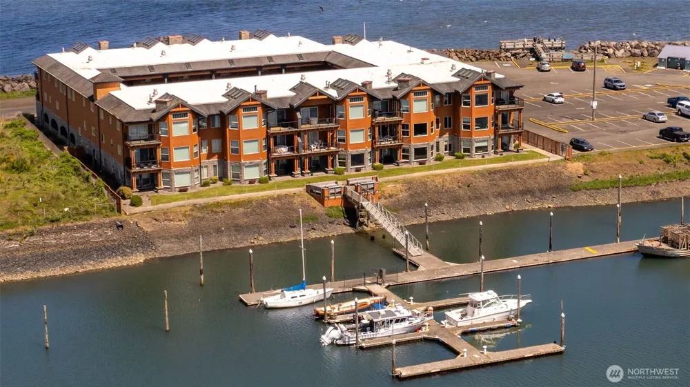 743 Neddie Rose Drive #207 Westport, WA 98595