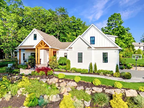 40 Hamilton Drive