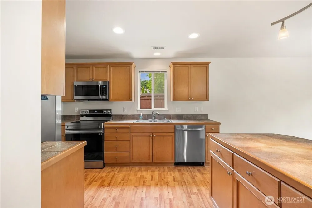 28406 34th Lane S Auburn, WA 98001