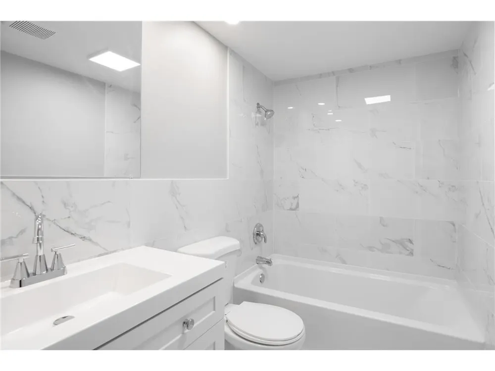 19115 Homestead Circle Eden Prairie, MN 55346