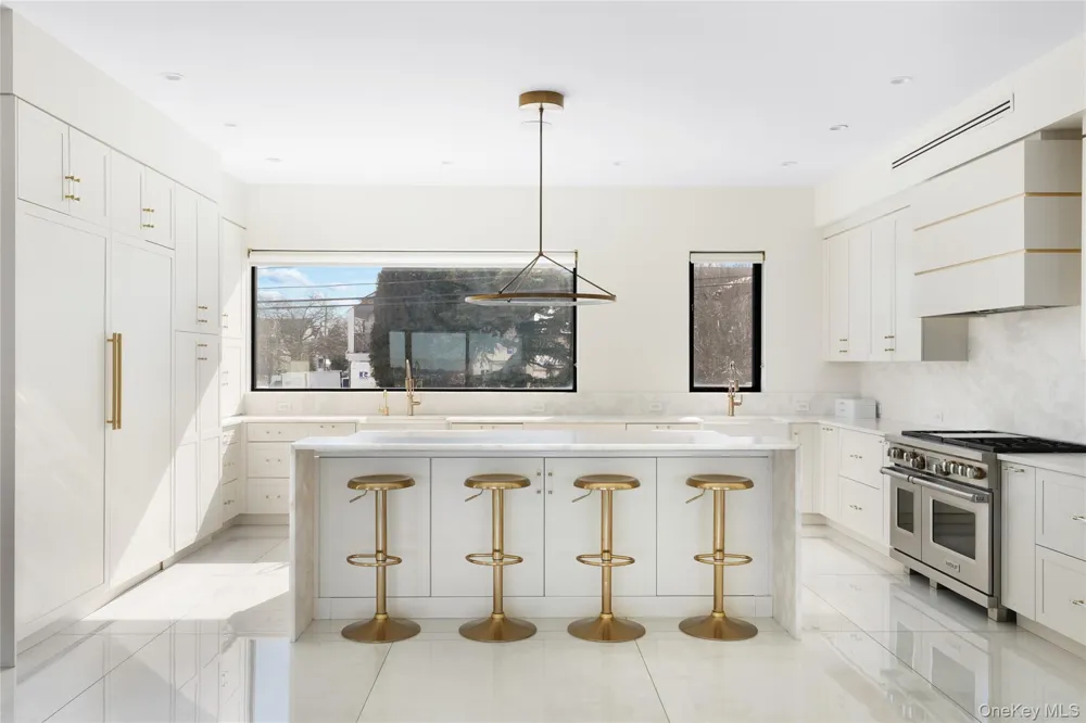 1990 Bay Boulevard Atlantic Beach, NY 11509