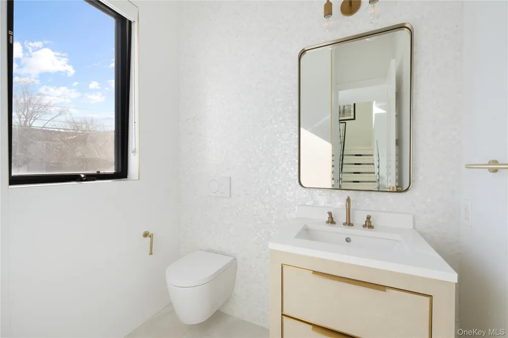1990 Bay Boulevard Atlantic Beach, NY 11509