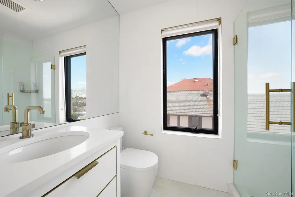 1990 Bay Boulevard Atlantic Beach, NY 11509