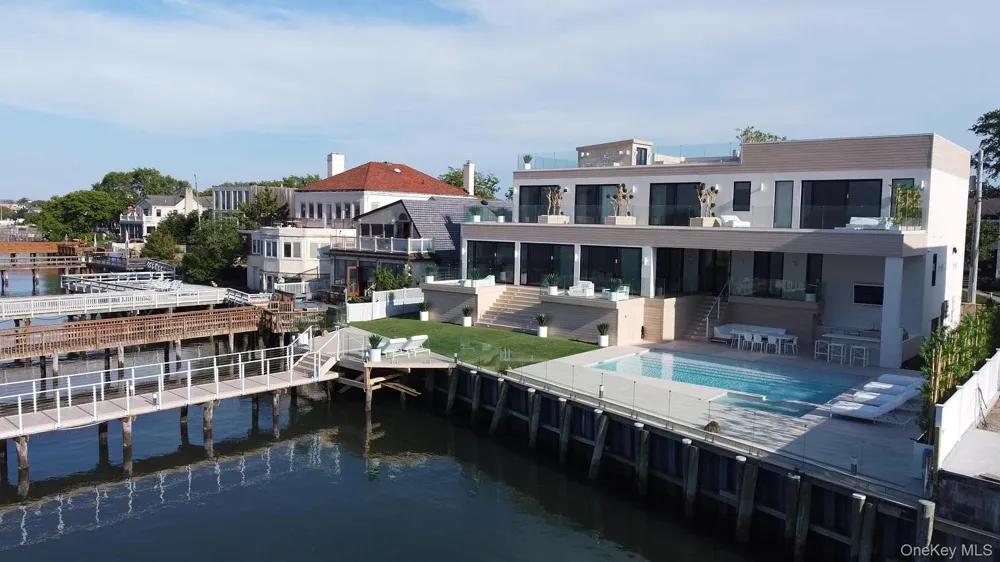 1990 Bay Boulevard Atlantic Beach, NY 11509