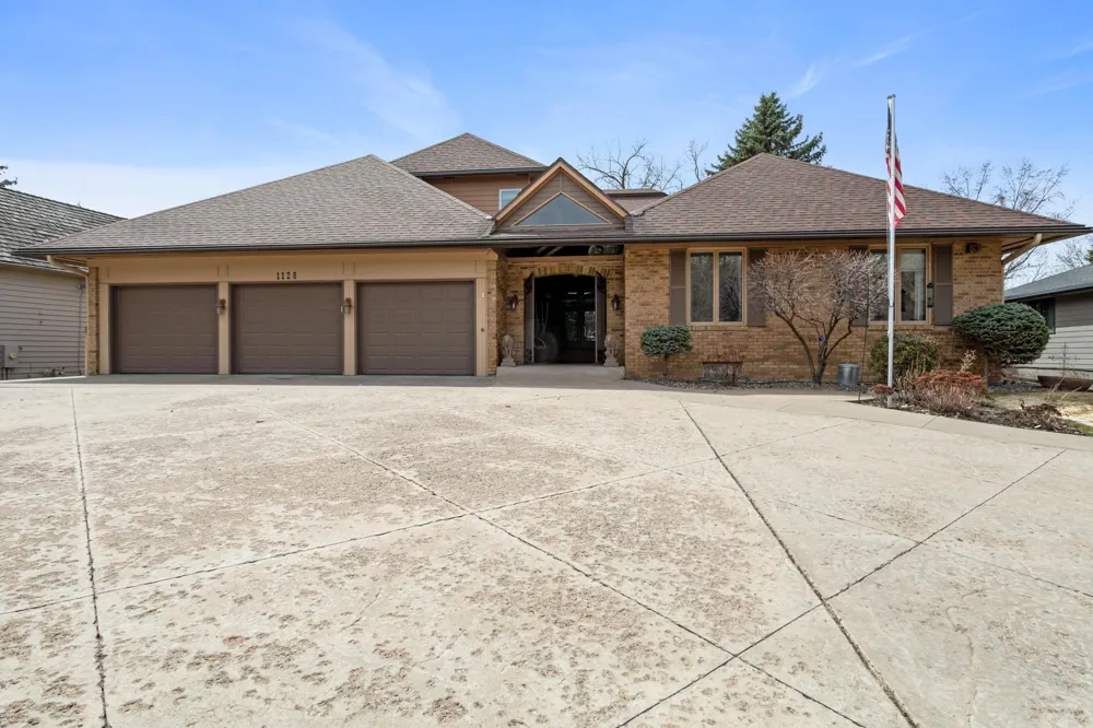 1128 Benton Street Anoka, MN 55303
