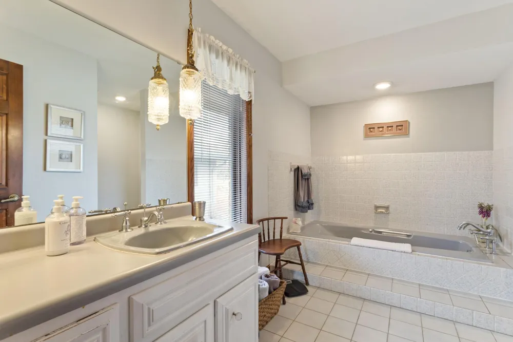 1128 Benton Street Anoka, MN 55303