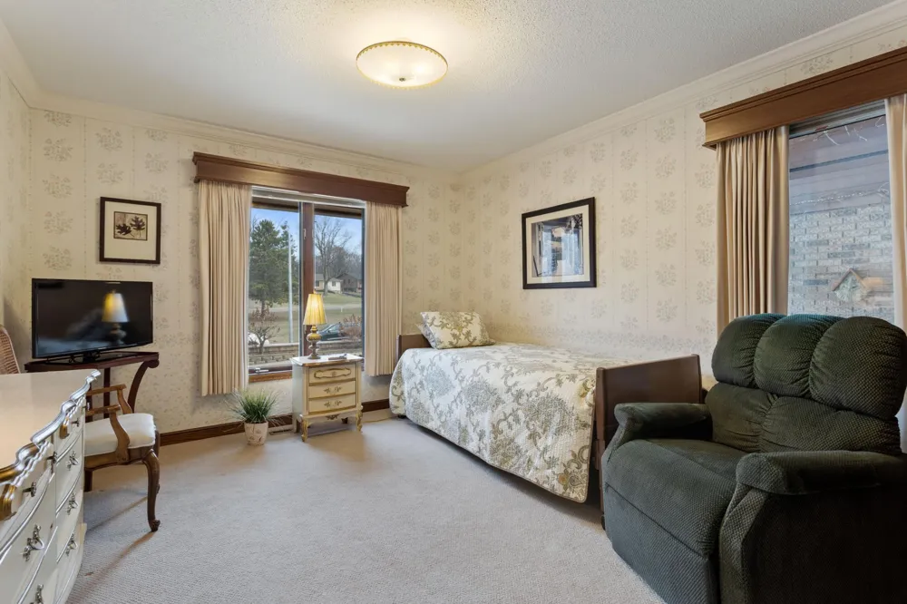 1128 Benton Street Anoka, MN 55303