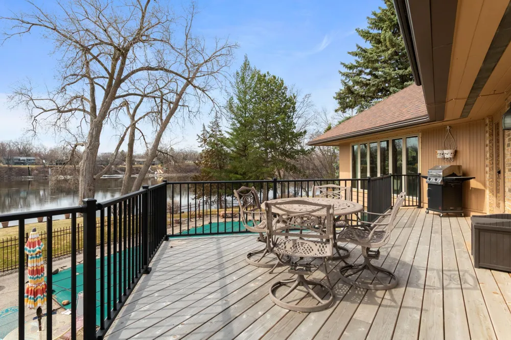 1128 Benton Street Anoka, MN 55303