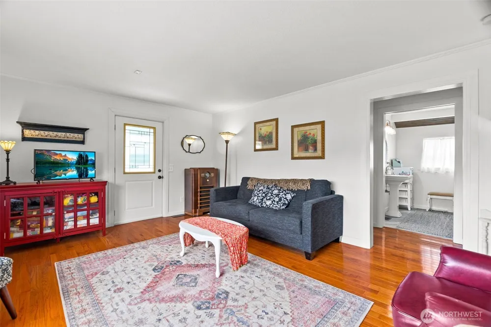 1102 W Anderson Street Elma, WA 98541