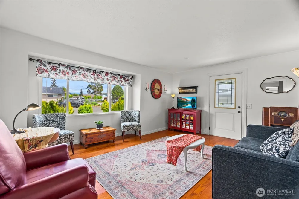 1102 W Anderson Street Elma, WA 98541