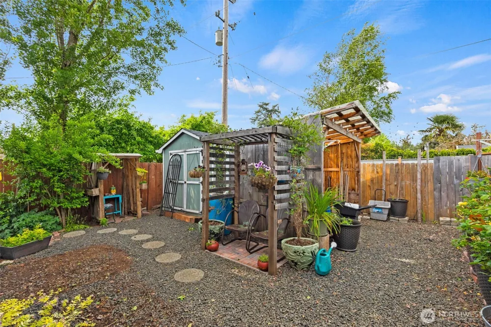 1102 W Anderson Street Elma, WA 98541