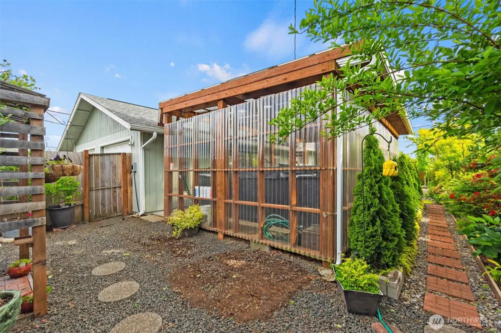 1102 W Anderson Street Elma, WA 98541