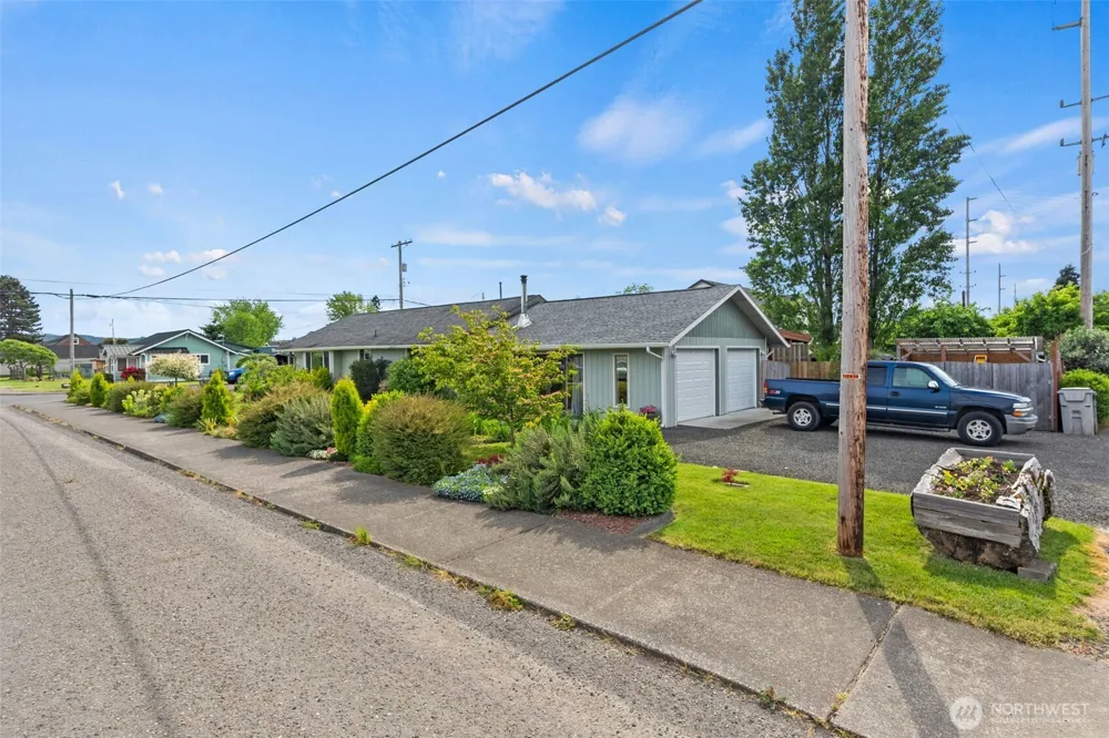 1102 W Anderson Street Elma, WA 98541