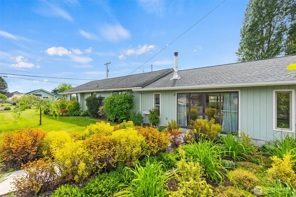 1102 W Anderson Street Elma, WA 98541