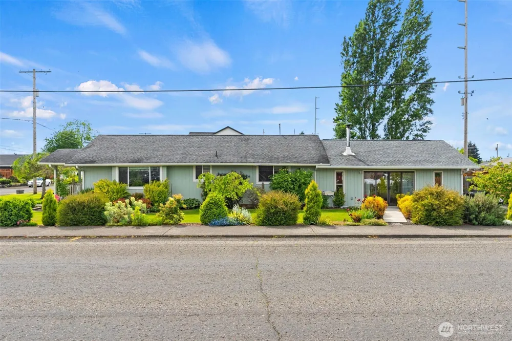 1102 W Anderson Street Elma, WA 98541