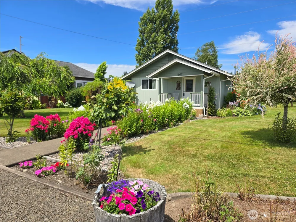 1102 W Anderson Street Elma, WA 98541