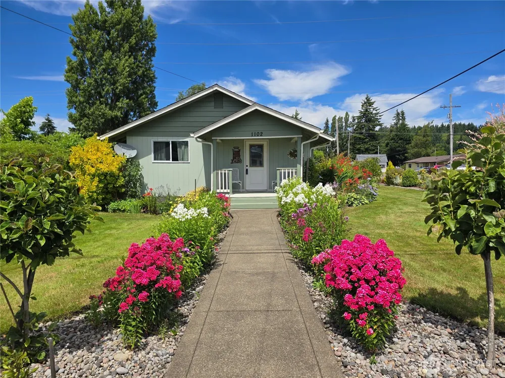 1102 W Anderson Street Elma, WA 98541
