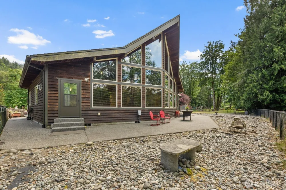 42813 Rivers Edge Court Concrete, WA 98237