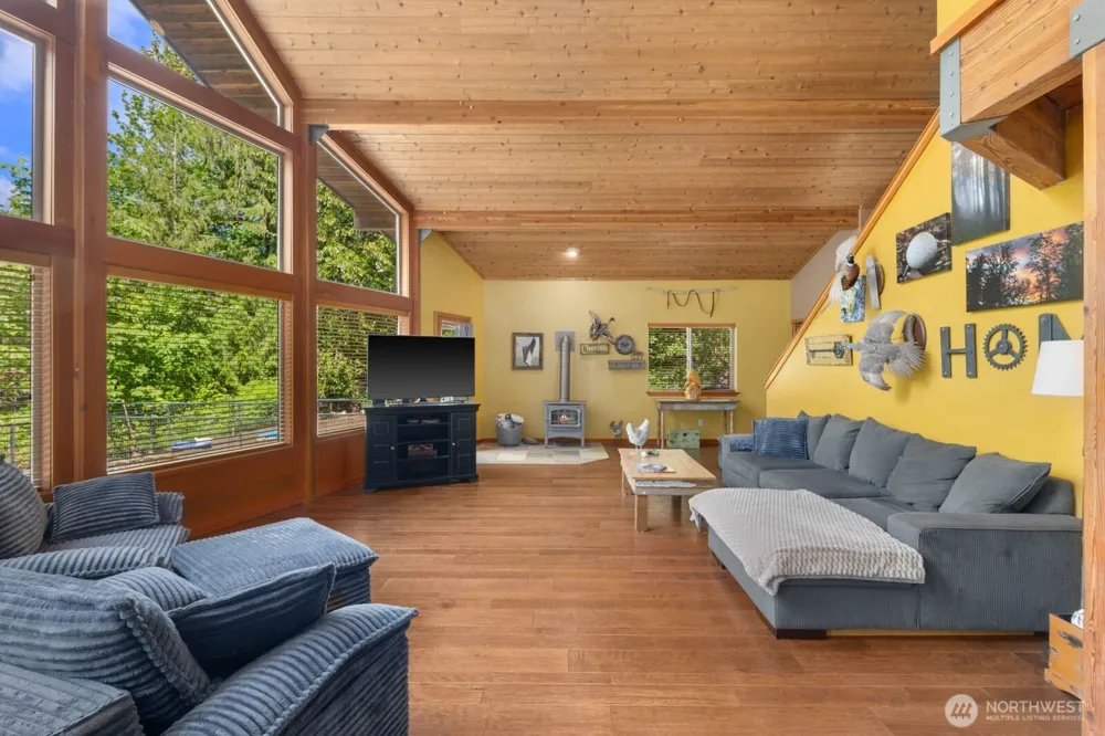 42813 Rivers Edge Court Concrete, WA 98237