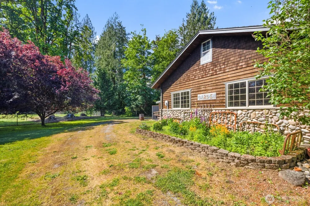 42813 Rivers Edge Court Concrete, WA 98237