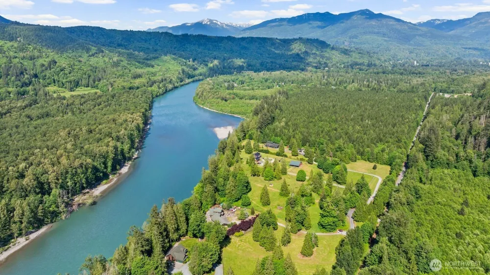 42813 Rivers Edge Court Concrete, WA 98237