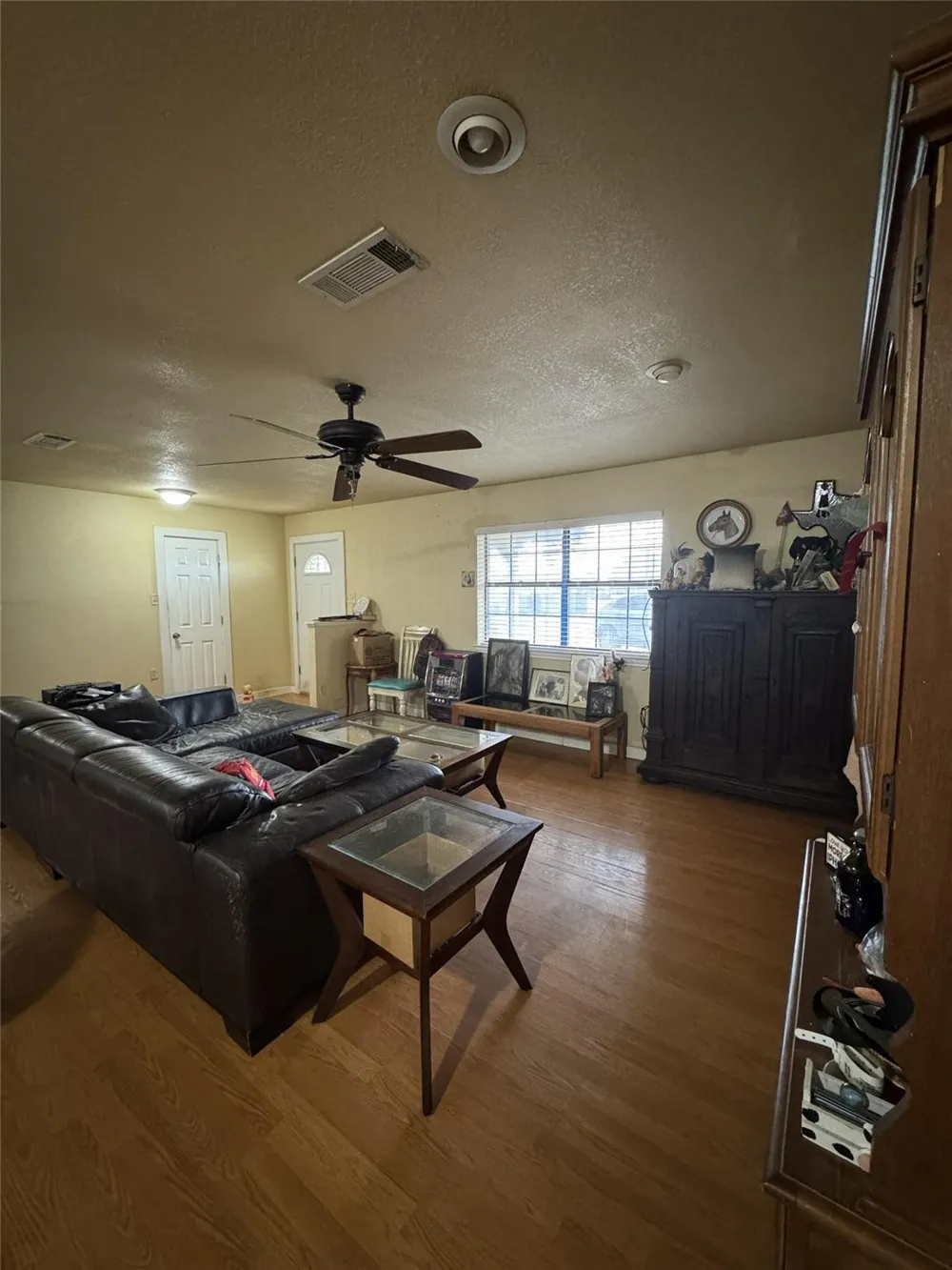 636 E Kempner Street Mabank, TX 75147