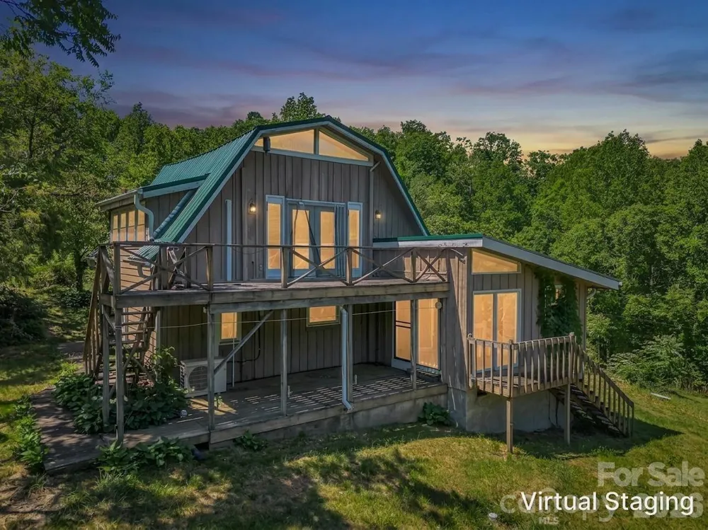 255 & 257 Crescent Street Saluda, NC 28773