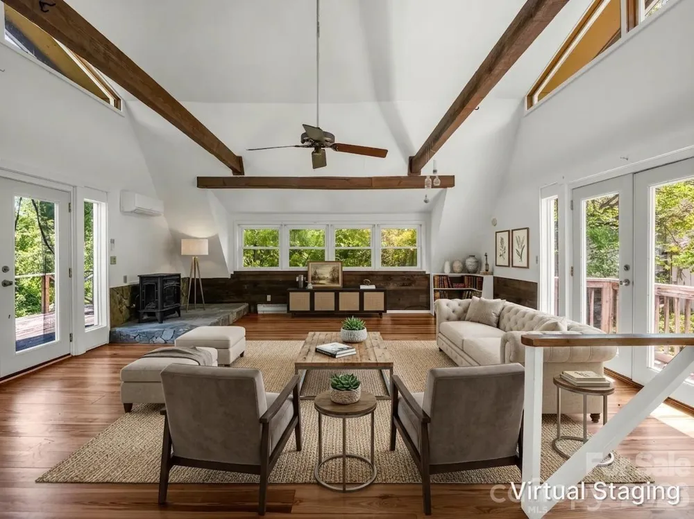 255 & 257 Crescent Street Saluda, NC 28773