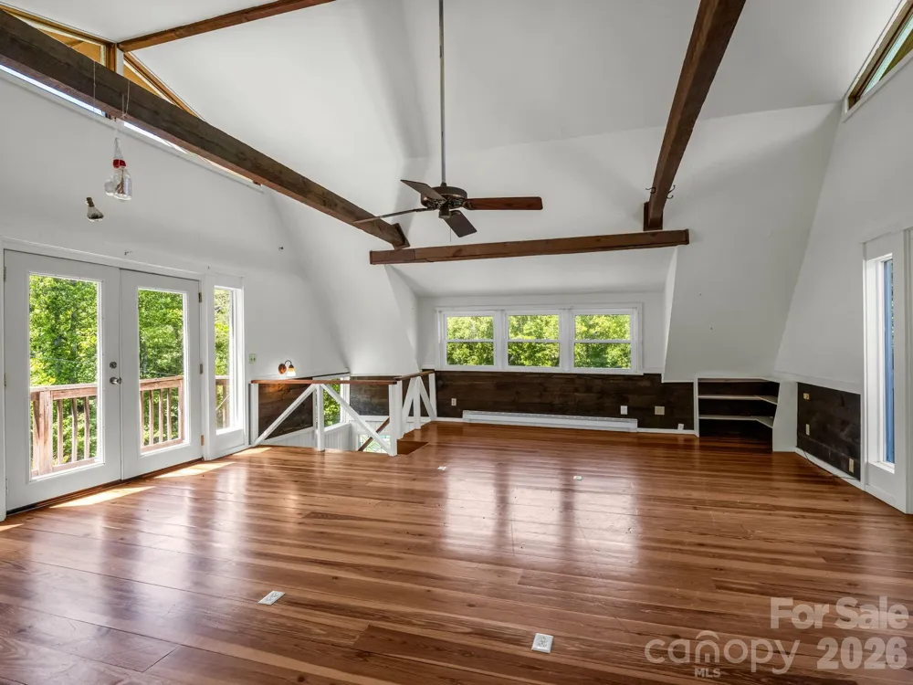 255 & 257 Crescent Street Saluda, NC 28773