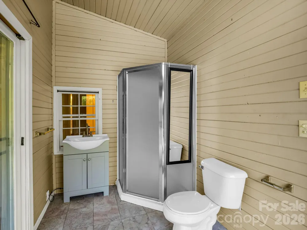 255 & 257 Crescent Street Saluda, NC 28773