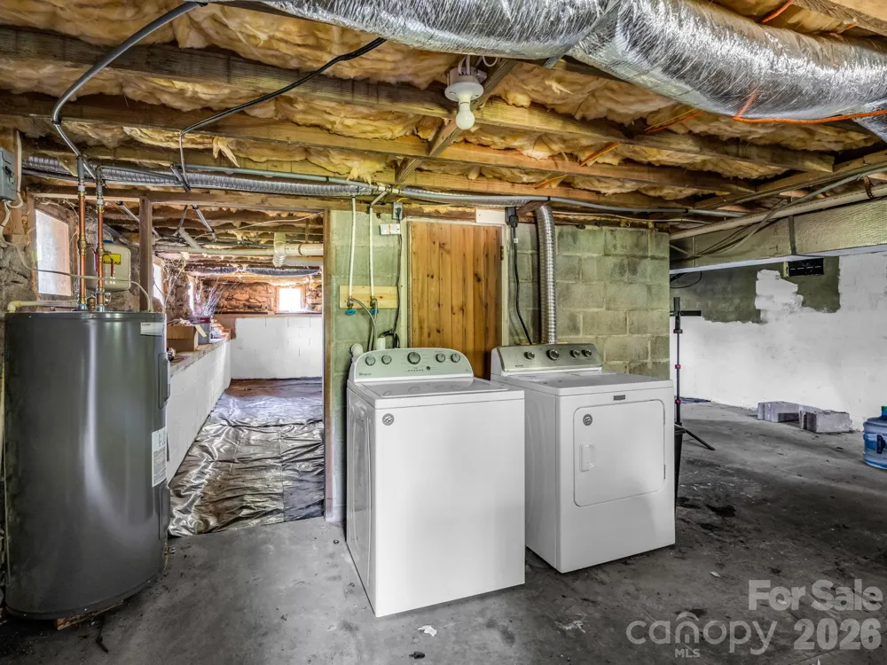 255 & 257 Crescent Street Saluda, NC 28773