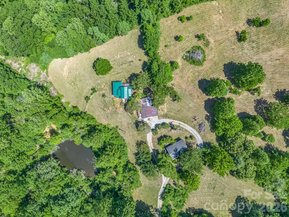 255 & 257 Crescent Street Saluda, NC 28773