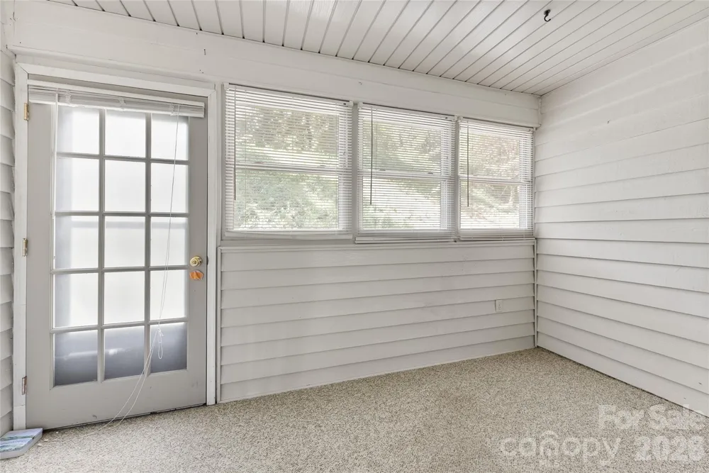 4102 Dominic Lane Asheville, NC 28805